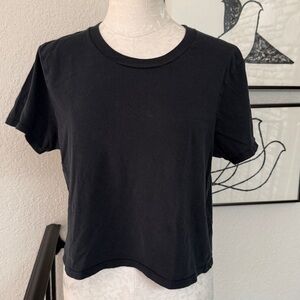 Outdoor Voices Everyday T-Shirt | Black | Small Crop